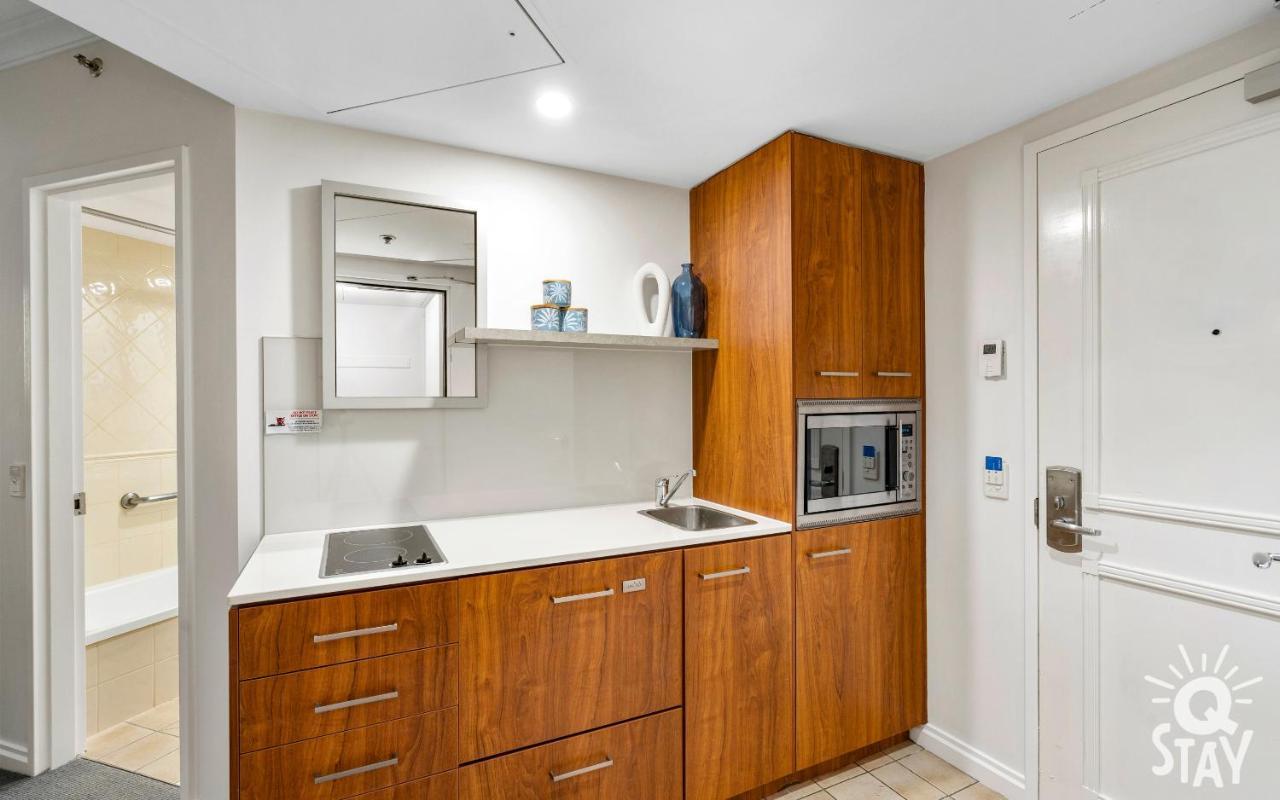 Interconnecting 2 Bedroom Unit At Legends — Q